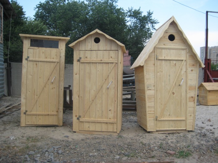 Сооружение санузла из лиственницы