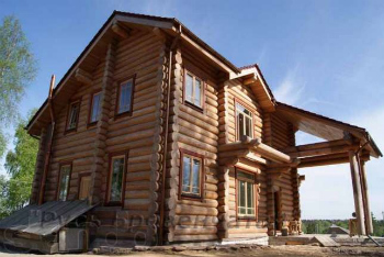 Дом построен из лиственницы